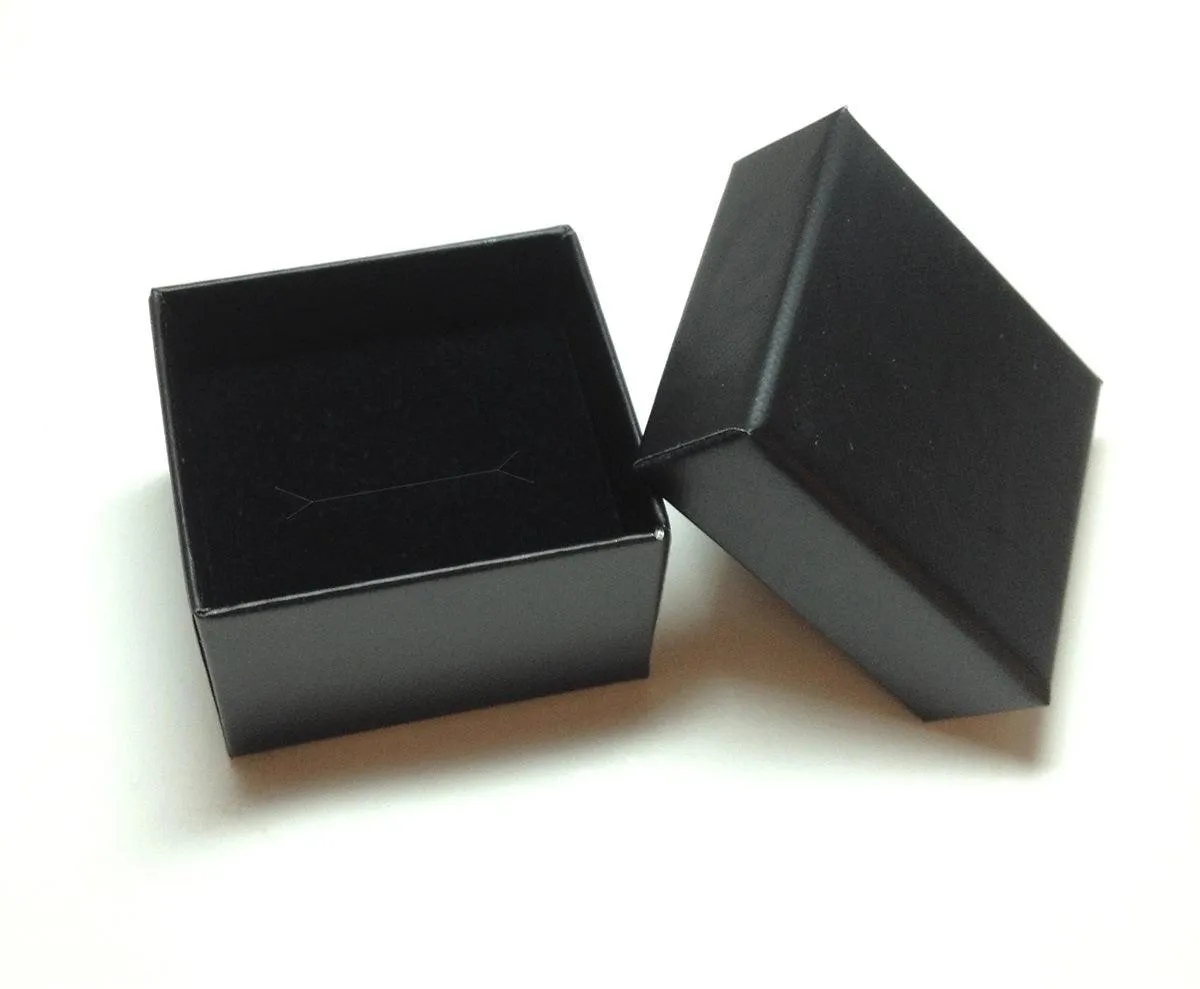 950 Platinum Men's Wedding Band, Polished Round Edges, 6mm