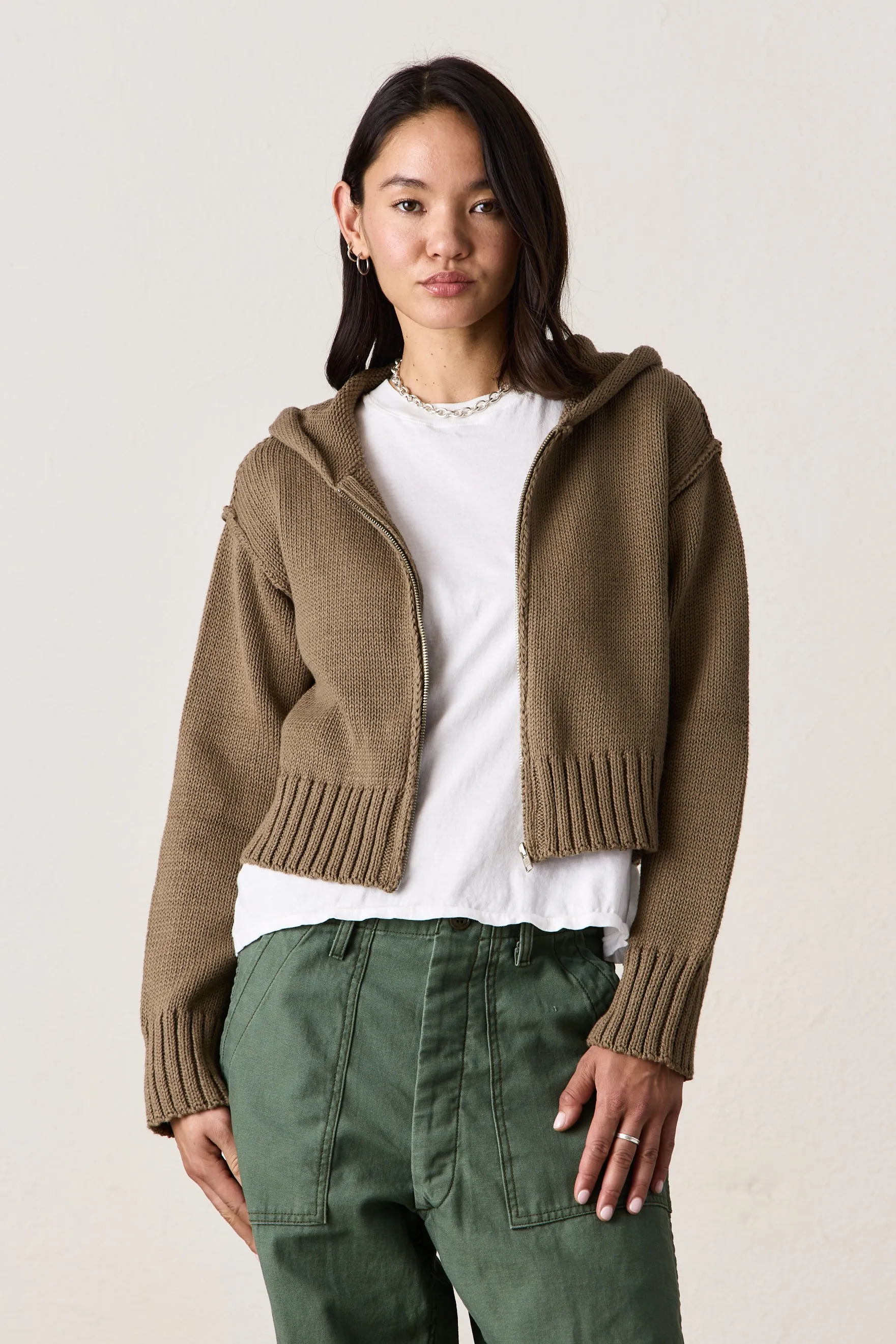 MILLS ZIP FRONT HOODED SWEATER / KHAKI