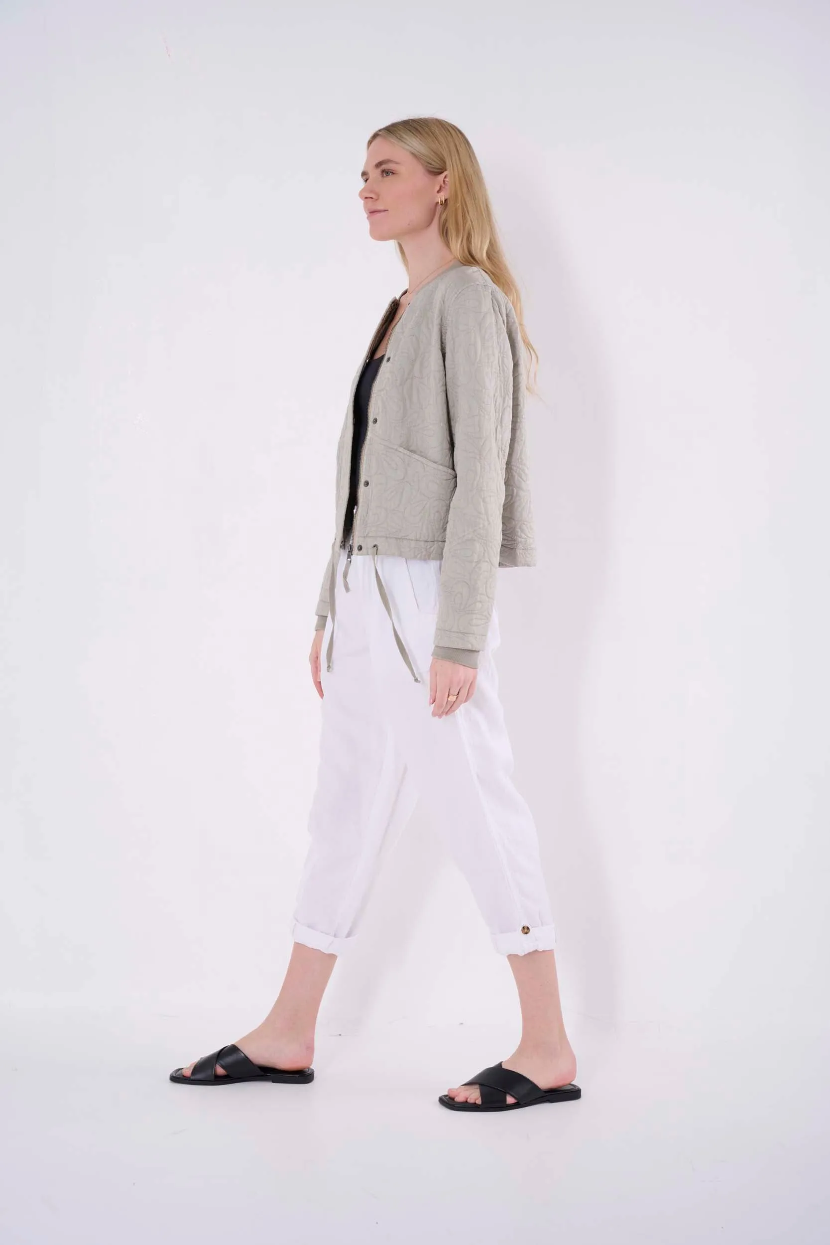 Nicola Solid Pleated Pant