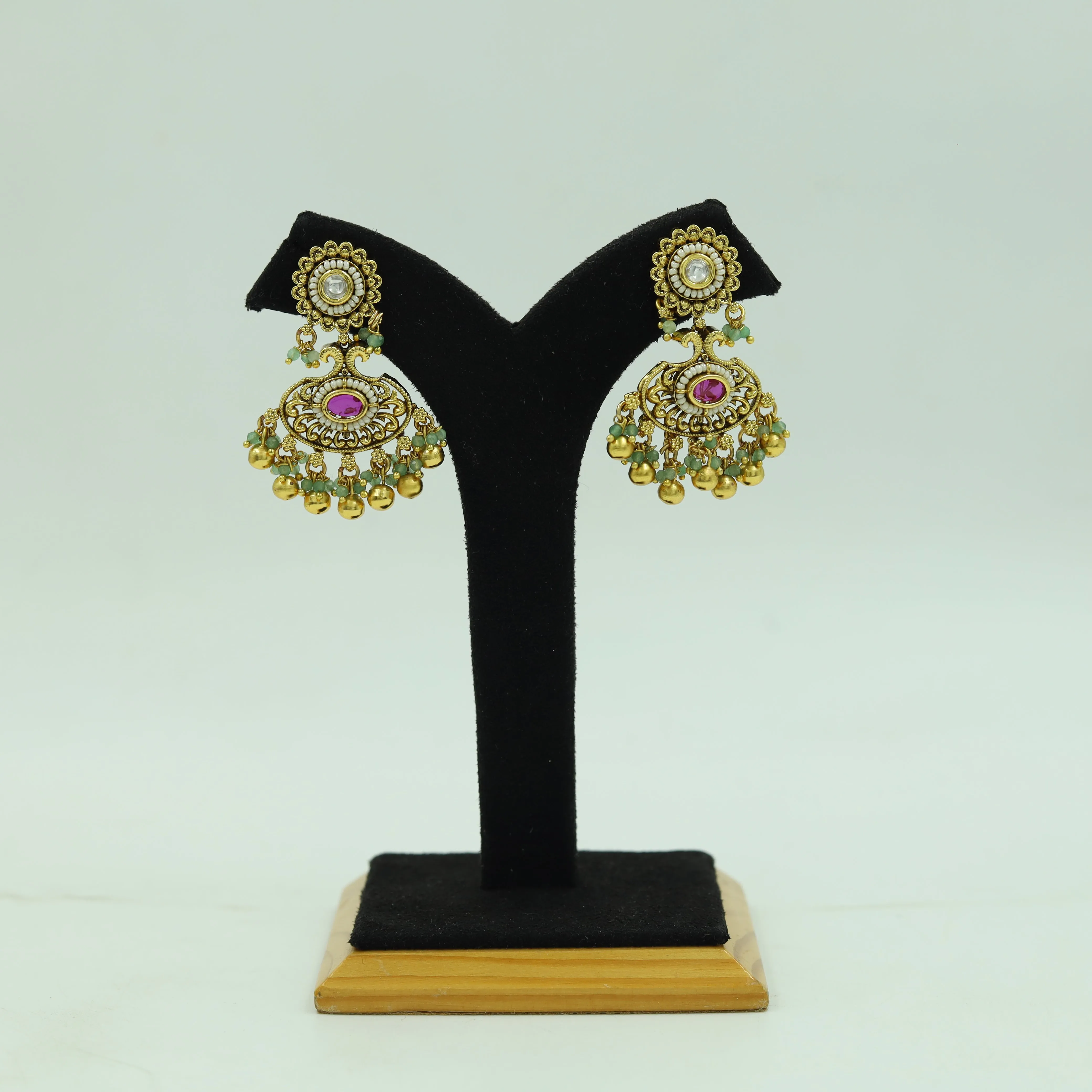 Round Neck Antique Necklace Set 16310-28
