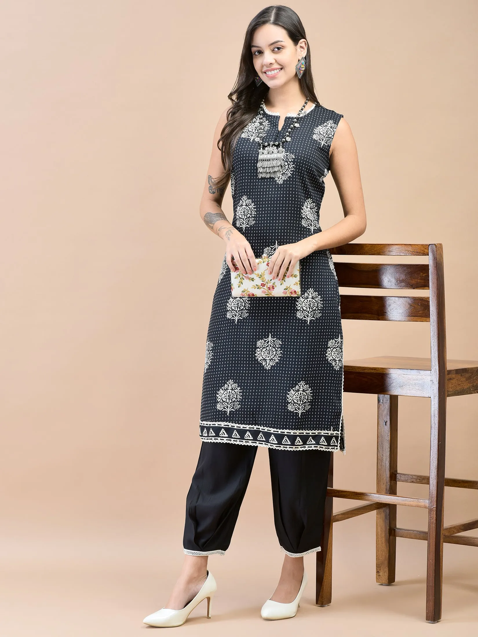 Women Liva (Rayon) Black Floral Print Kurta With Harem Pant