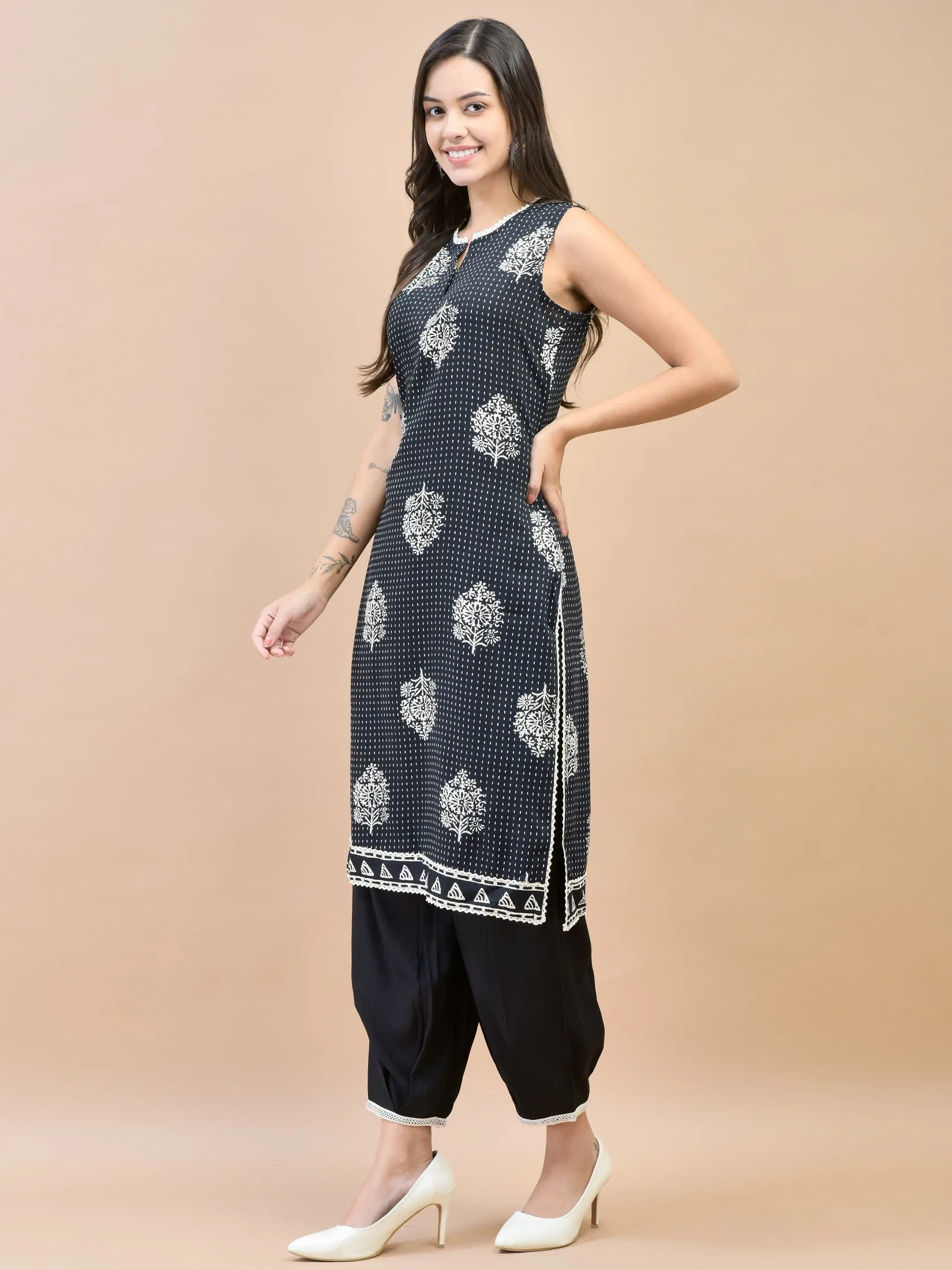 Women Liva (Rayon) Black Floral Print Kurta With Harem Pant